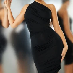 Robe Très Moulante Froncée Noire à épaule Unique