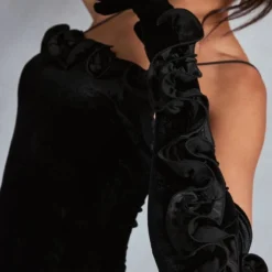 Robe Moulante Volantée En Velours Noir à Bretelles Et Gants -Jupe Lumine Soldes Boutique 51b9deaa64361c7a12739340fb8b6b67e8a2812e cna9123 4