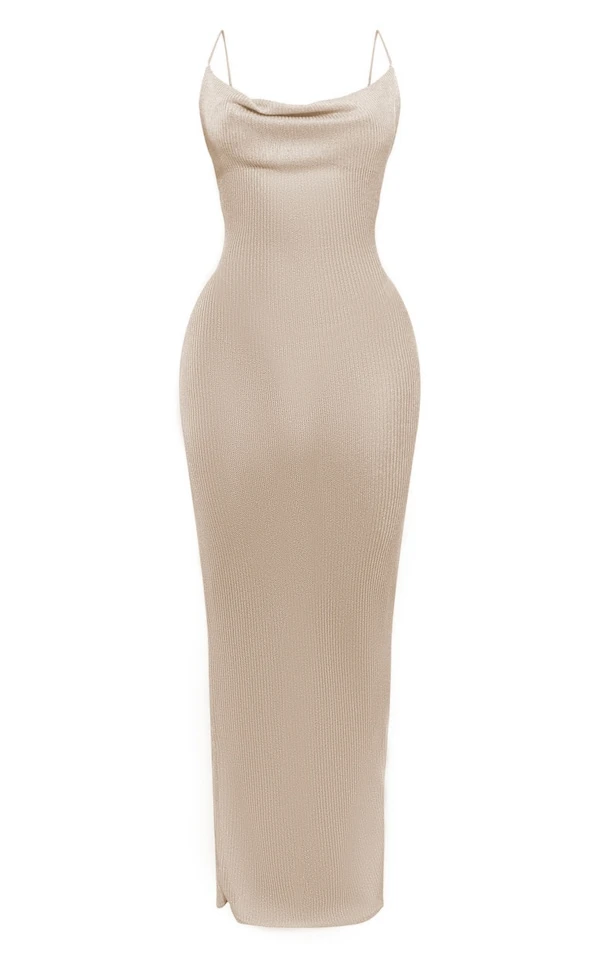 Robe Longue Dorée Métallisée à Coutures Avec Col Bénitier Et Bretelles 5 Robe Longue Dorée Métallisée à Coutures Avec Col Bénitier Et Bretelles – Image 5