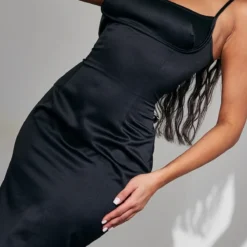 Robe Longue Satinée Noire à Buste Contrastant 8 Robe Longue Satinée Noire à Buste Contrastant -Jupe Lumine Soldes Boutique 54d2be82fc3e809ae088028679c50f693ea63f54 cnc9993 4