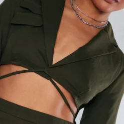 Robe Moulante Style Blazer Utilitaire Kaki En Maille Tissée à Découpes Et Taille Nouée -Jupe Lumine Soldes Boutique 581ec123c9dbf0211522e02c04810a93b5021057 cnb9159 4