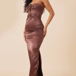 Robe Longue Satinée Chocolat à Dos Nu Et Découpes -Jupe Lumine Soldes Boutique 5861abd270b3a75266ae2e45c360ef3a74c72a38 cnd0613 3