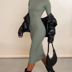 Robe Mi-longue Kaki à Col Haut Et Manches Courtes