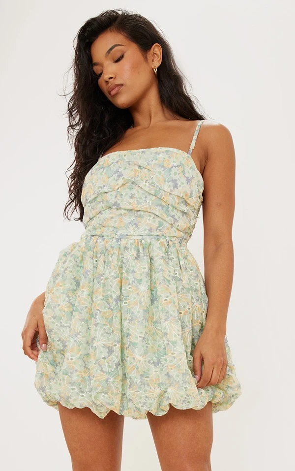 Robe Texturée Fleurie Verte à Bretelles Et Jupe Bouffante 1 Robe Texturée Fleurie Verte à Bretelles Et Jupe Bouffante