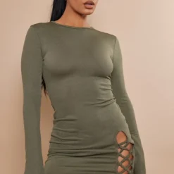 Robe Moulante Manches Longues Kaki à Col Haut Et Laçage