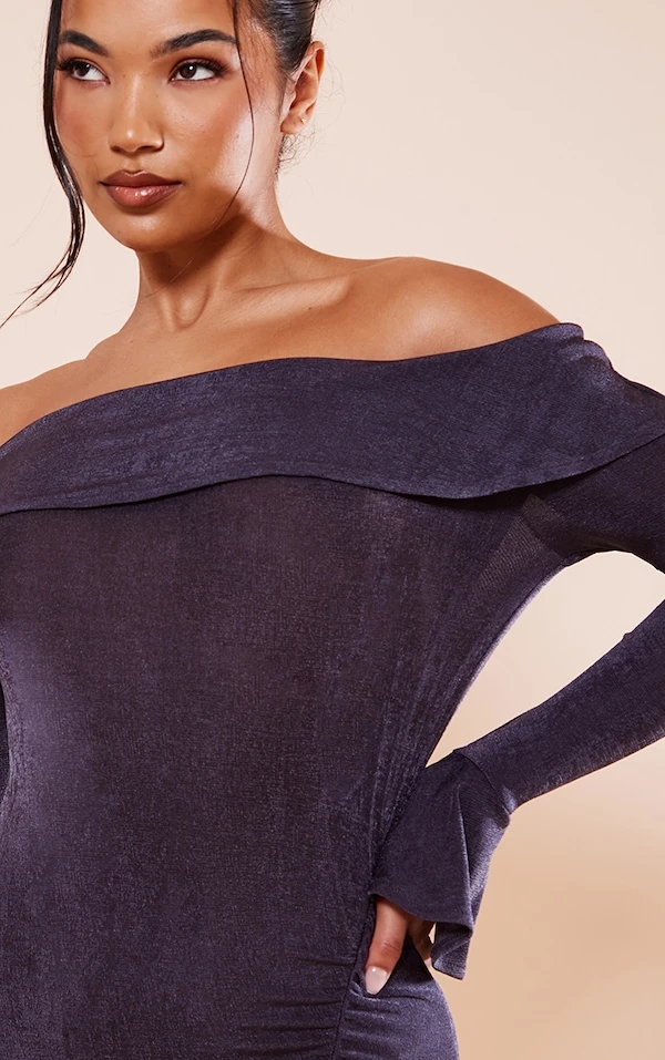 Robe Très Moulante En Acétate Kaki à Manches évasées Et Col Bardot 4 Robe Très Moulante En Acétate Kaki à Manches évasées Et Col Bardot – Image 4