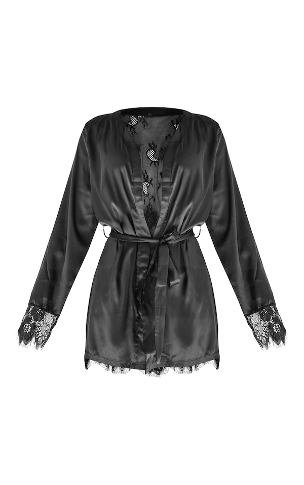 Robe De Chambre Satinée Noire à Dos Et Manchettes En Dentelle 5 Robe De Chambre Satinée Noire à Dos Et Manchettes En Dentelle – Image 5