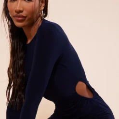 Robe Très Moulante Bleu Marine Foncé à Manches Longues Et Côtés Découpés 8 Robe Très Moulante Bleu Marine Foncé à Manches Longues Et Côtés Découpés -Jupe Lumine Soldes Boutique 64e896e0ae8fe7473b03a246d88c6b62e83dbb75 cnc3004 4