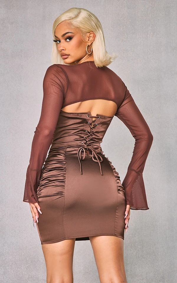 Robe Moulante Satinée Chocolat à Détail Corset Et Manches En Mesh 2 Robe Moulante Satinée Chocolat à Détail Corset Et Manches En Mesh – Image 2