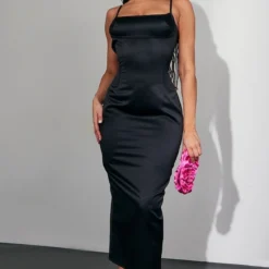 Robe Longue Satinée Noire à Buste Contrastant