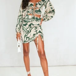 Robe Moulante Effet Lin Vert Froncée à Découpes