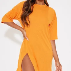Robe T-shirt Orange Vif Fendue Oversize Style Boyfriend