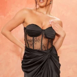 Robe Moulante Satinée Drapée Noire à Corset En Dentelle -Jupe Lumine Soldes Boutique 6eed0ca1547bbf3d0f8ea7c9ea0d46cc1d5f34cf cne7702 3