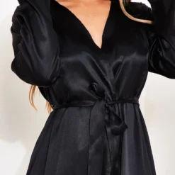 Robe De Chambre Satinée Noire à Bordures En Dentelle 8 Robe De Chambre Satinée Noire à Bordures En Dentelle -Jupe Lumine Soldes Boutique 707202e11a2d9e888d49ec1383abb97f5238469d cnd5532 4