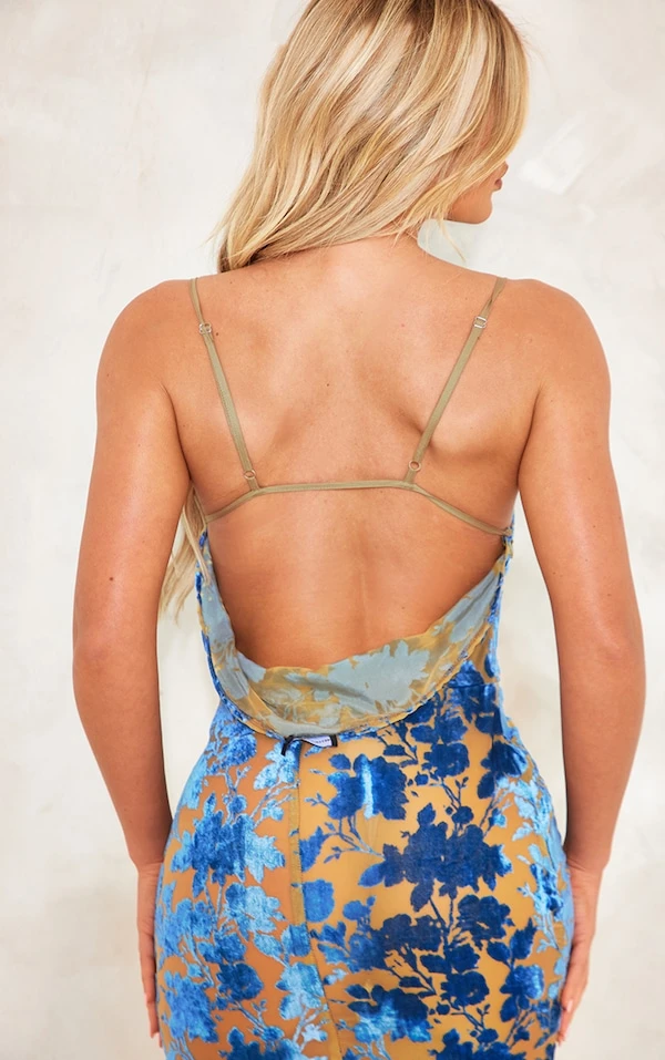 Robe Longue Fleurie Bleue Floquée à Col Bénitier Et Dos Ouvert 4 Robe Longue Fleurie Bleue Floquée à Col Bénitier Et Dos Ouvert – Image 4