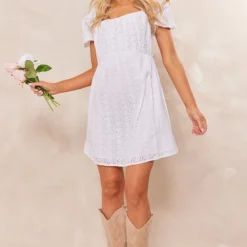 Robe Droite Blanche à Mancherons Et Détail Broderie Anglaise -Jupe Lumine Soldes Boutique 72e678ff7d71afa0e759f3d4d4877cea27079749 cnd4303 3