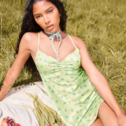 Robe Droite Verte Fleurie à Buste Froncé Et Bretelles -Jupe Lumine Soldes Boutique 73373ac6d42c2b894dc449caba0a9c0bc8bb719e cnd8917 1