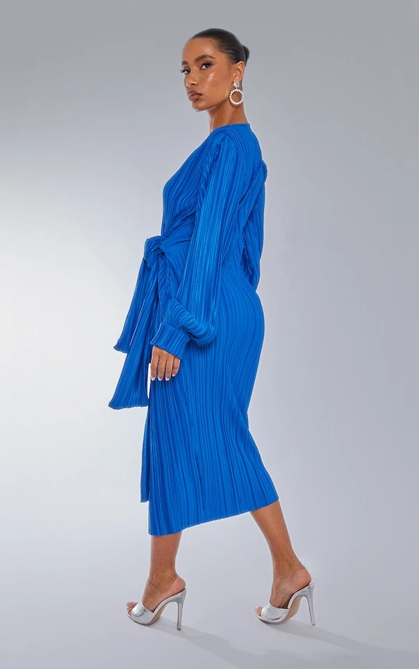 Robe Cache-coeur Mi-longue Bleu Vif Plissée à Manches Longues 2 Robe Cache-coeur Mi-longue Bleu Vif Plissée à Manches Longues – Image 2