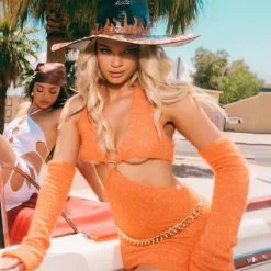 Robe Orange En Maille Duveteuse à Empiècement Coeur Et Manches