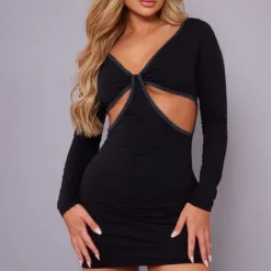 Robe Moulante Manches Longues Noire à Découpes Et Coutures Contrastantes