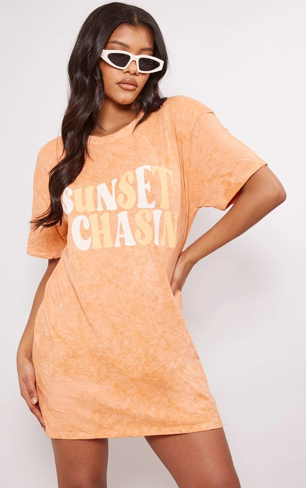 Robe T-shirt Rouille Effet Javélisé à Slogan Sunset Chasin Imprimé