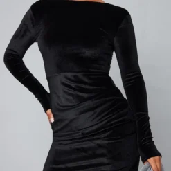 Robe Longue En Velours Noire Drapée Fendue à Dos Rond -Jupe Lumine Soldes Boutique 7c3c7441e578925ac1b4a42ab0b96b17ff4d0247 cnb4669 4