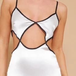 Robe Mi-longue Satinée Argentée Découpée à La Taille à Bretelles 8 Robe Mi-longue Satinée Argentée Découpée à La Taille à Bretelles -Jupe Lumine Soldes Boutique 7d4195fa12628ce522f4e775a116b73fd0802244 cnd0611 4