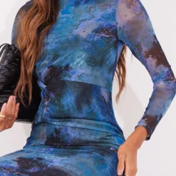 Robe Mi-longue Bleue Fleurie En Mesh à Manches Longues Et Taille Torsadée -Jupe Lumine Soldes Boutique 7ece40499dadffc858bc315aa1f5cc31a4ffed05 cna9167 4