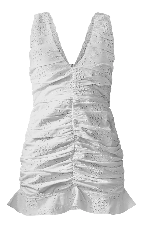 Robe Moulante Froncée Blanche Brodée à Décolleté Et Ourlet Volanté 5 Robe Moulante Froncée Blanche Brodée à Décolleté Et Ourlet Volanté – Image 5