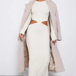 Robe Longue Côtelée Texturée Crème à Découpes Croisées