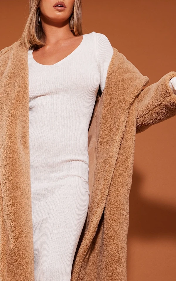 Robe Mi-longue En Maille Crème Clair à Col En V 4 Robe Mi-longue En Maille Crème Clair à Col En V – Image 4