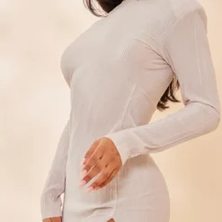 Robe Mi-longue Plissée Crème à Manches Longues Et Fente -Jupe Lumine Soldes Boutique 81e965251d54cc4a833f357c5ccbc9ff7bce6696 cnd2179 4