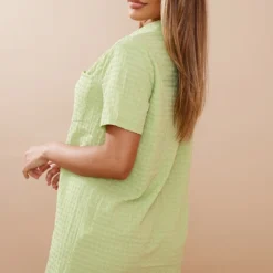 Robe Chemise Oversize Texturée Vert Sauge à Manches Courtes Et Détail Poche -Jupe Lumine Soldes Boutique 84b8db36fc4ff078af913f2e40f992b274a92949 cmw6596 2