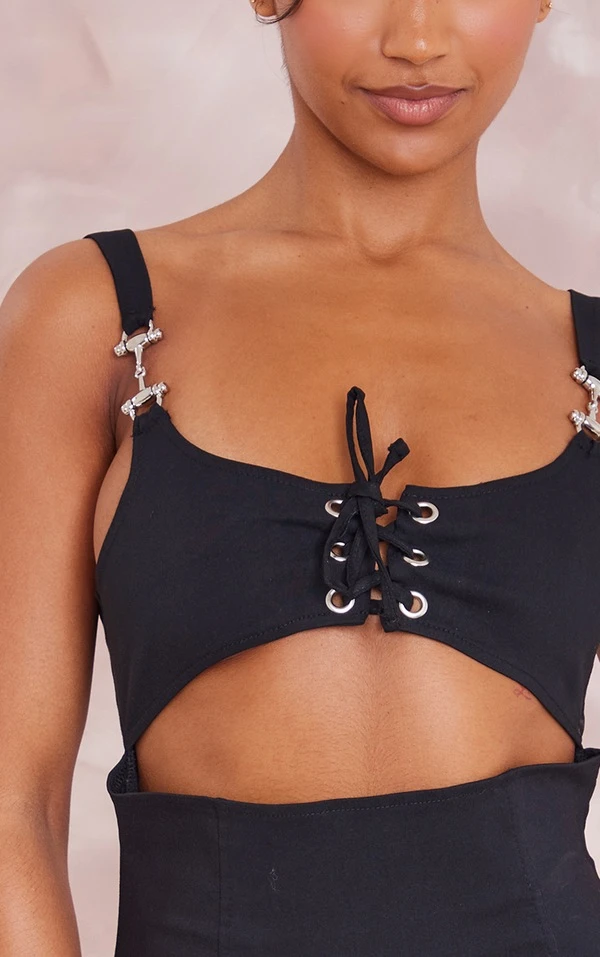 Robe Moulante Noire En Maille Stretch Tissée à Lacets Et Liserés 4 Robe Moulante Noire En Maille Stretch Tissée à Lacets Et Liserés – Image 4