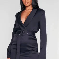 Robe Blazer Noire à Ceinture Et Décolleté