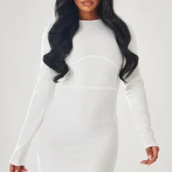 Robe Moulante Côtelée Blanche à Détails Coutures Et Manches Longues