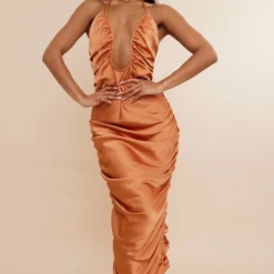 Robe Mi-longue Satinée Orange Brûlé Froncée Décolletée