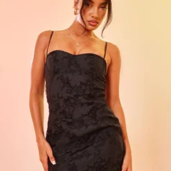 Robe Moulante Noire Imprimé Dévoré à Bretelles Et Détail Bonnets -Jupe Lumine Soldes Boutique 9566bfeab7fc2c0ef22773abf7bd9e613212e7c0 cnd5877 1