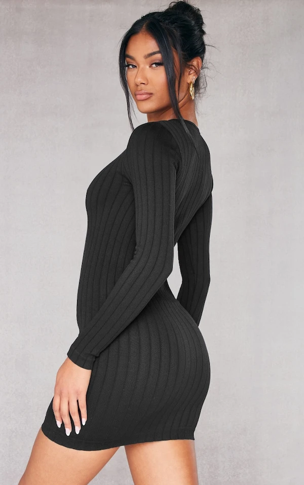 Robe Moulante Côtelée Noire à Manches Longues Et Contours Structurés 2 Robe Moulante Côtelée Noire à Manches Longues Et Contours Structurés – Image 2