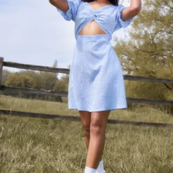 Robe Droite Bleue Imprimé Carreaux à Buste Torsadé Et Découpé 7 Robe Droite Bleue Imprimé Carreaux à Buste Torsadé Et Découpé -Jupe Lumine Soldes Boutique 9ee3c6c4586ae13f74f6d09bdb4a966ab7ab4e97 cnd4037 3