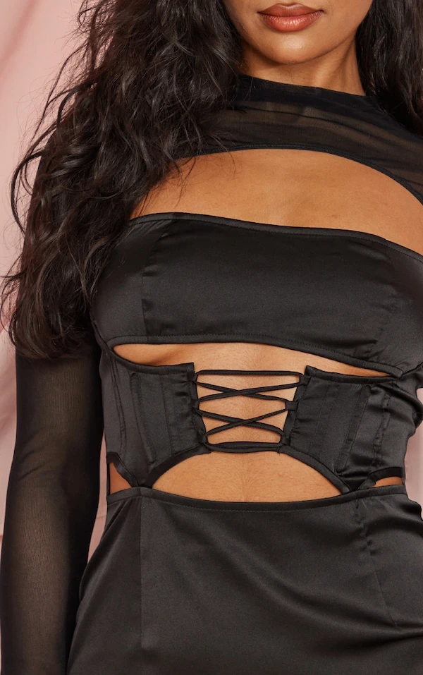 Robe Moulante Satinée Noire Lacée à Corset Et Manches Longues En Mesh 4 Robe Moulante Satinée Noire Lacée à Corset Et Manches Longues En Mesh – Image 4