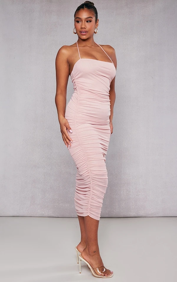 Robe Longue En Mesh Très Froncé Rose Croisée Sur Le Cou 3 Robe Longue En Mesh Très Froncé Rose Croisée Sur Le Cou – Image 3