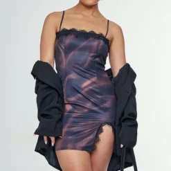 Robe Droite Marron Imprimé Abstrait à Bretelles Et Détail Dentelle 7 Robe Droite Marron Imprimé Abstrait à Bretelles Et Détail Dentelle -Jupe Lumine Soldes Boutique 9fa5dd76728e9b78c1004e82c239b90b05e3ae4f cnc8297 3