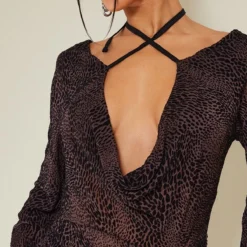 Robe Moulante Floquée Chocolat à Fronces Et Col Bénitier Détail Noué 8 Robe Moulante Floquée Chocolat à Fronces Et Col Bénitier Détail Noué -Jupe Lumine Soldes Boutique 9fb43273a558f347cee65aba80772567fd823157 cnb2635 4