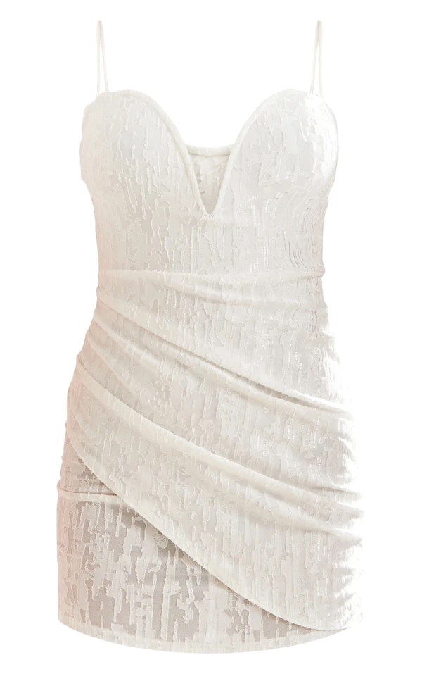 Robe Moulante Texturée Crème à Détail Drapé Et Décolleté Plongeant Barre En V 5 Robe Moulante Texturée Crème à Détail Drapé Et Décolleté Plongeant Barre En V – Image 5