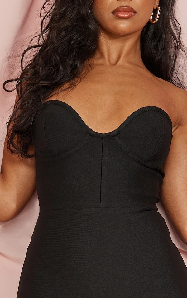 Robe Longue Bustier Noire à Détail Corset Et Derrière Fendu 4 Robe Longue Bustier Noire à Détail Corset Et Derrière Fendu – Image 4