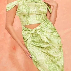 Robe Mi-longue Satinée Imprimé Renaissance Vert Citron à épaule Unique -Jupe Lumine Soldes Boutique a27051c8b36dff854d16d574da11d0ee312a0e39 cne7733 4