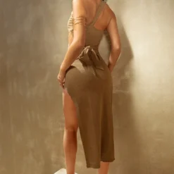 Robe Mi-longue Asymétrique Marron Torsadée Fendue 5 Robe Mi-longue Asymétrique Marron Torsadée Fendue -Jupe Lumine Soldes Boutique a4b2bb3742ecf9c0bc943d16c30590bcdc78a22f CNE1866 3