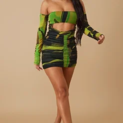 Robe Moulante Froncée En Mesh Imprimé Fumée Vert à Col Bardot 7 Robe Moulante Froncée En Mesh Imprimé Fumée Vert à Col Bardot -Jupe Lumine Soldes Boutique a7c1d5272f425e10fb2f4ca96f1ad3c8618ed537 cnd0419 3