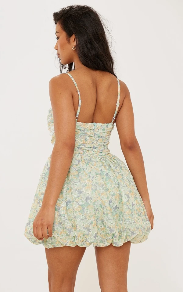 Robe Texturée Fleurie Verte à Bretelles Et Jupe Bouffante 2 Robe Texturée Fleurie Verte à Bretelles Et Jupe Bouffante – Image 2